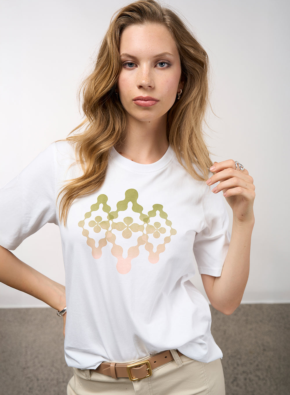 Outro Tee