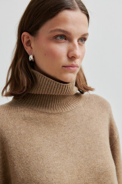 Alpha High Neck Knit