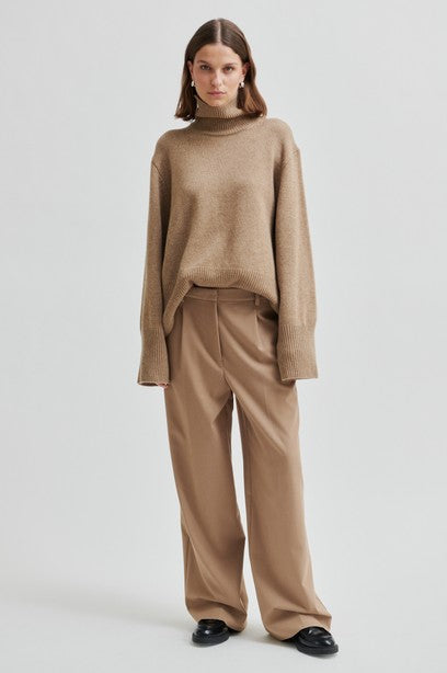 Alpha High Neck Knit