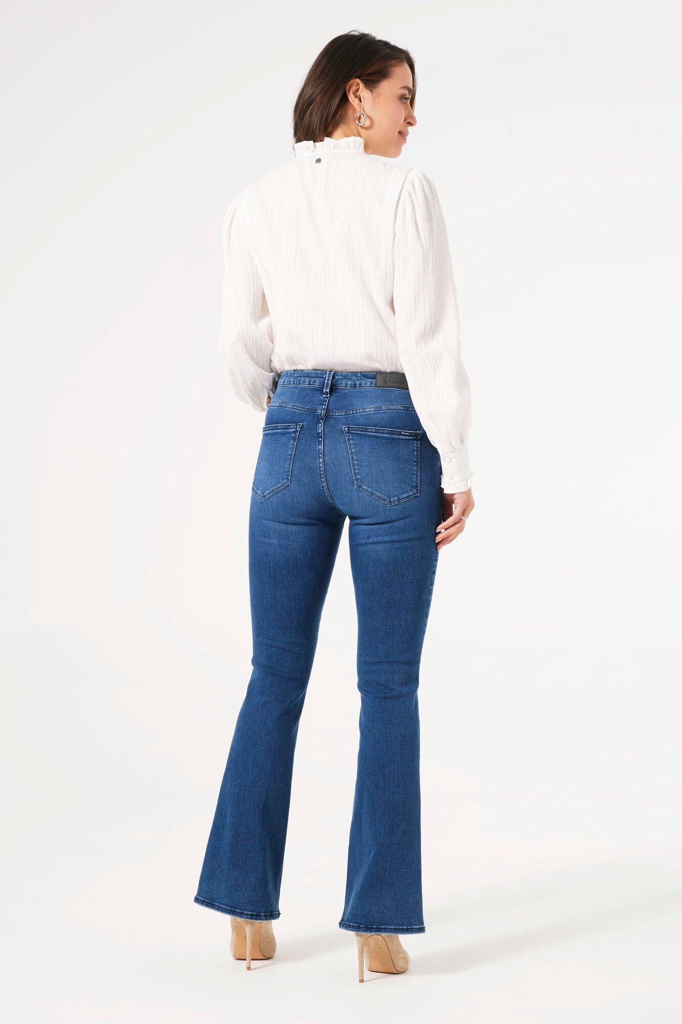 Celia 245/30 Jean