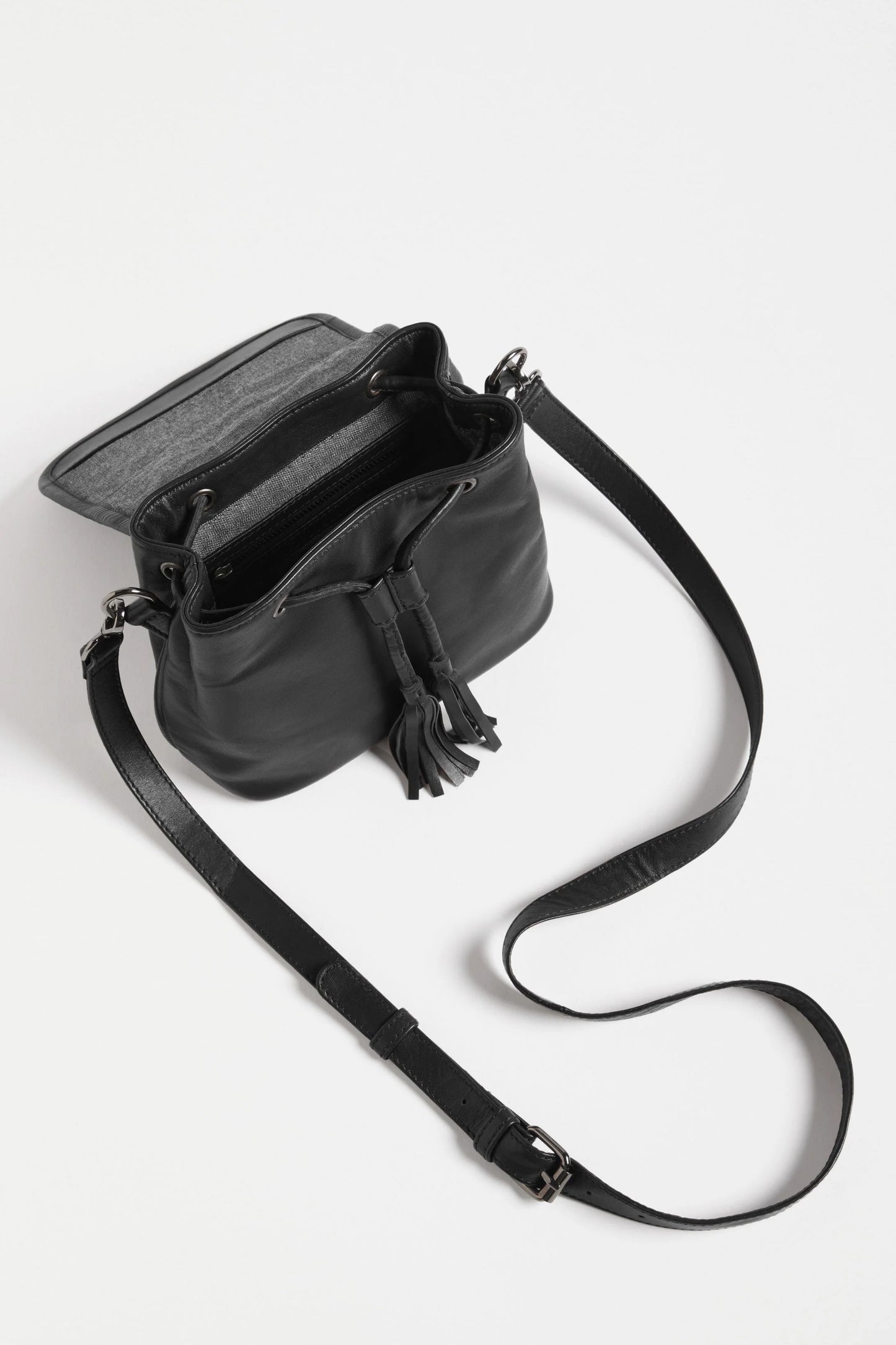 Jago Crossbody